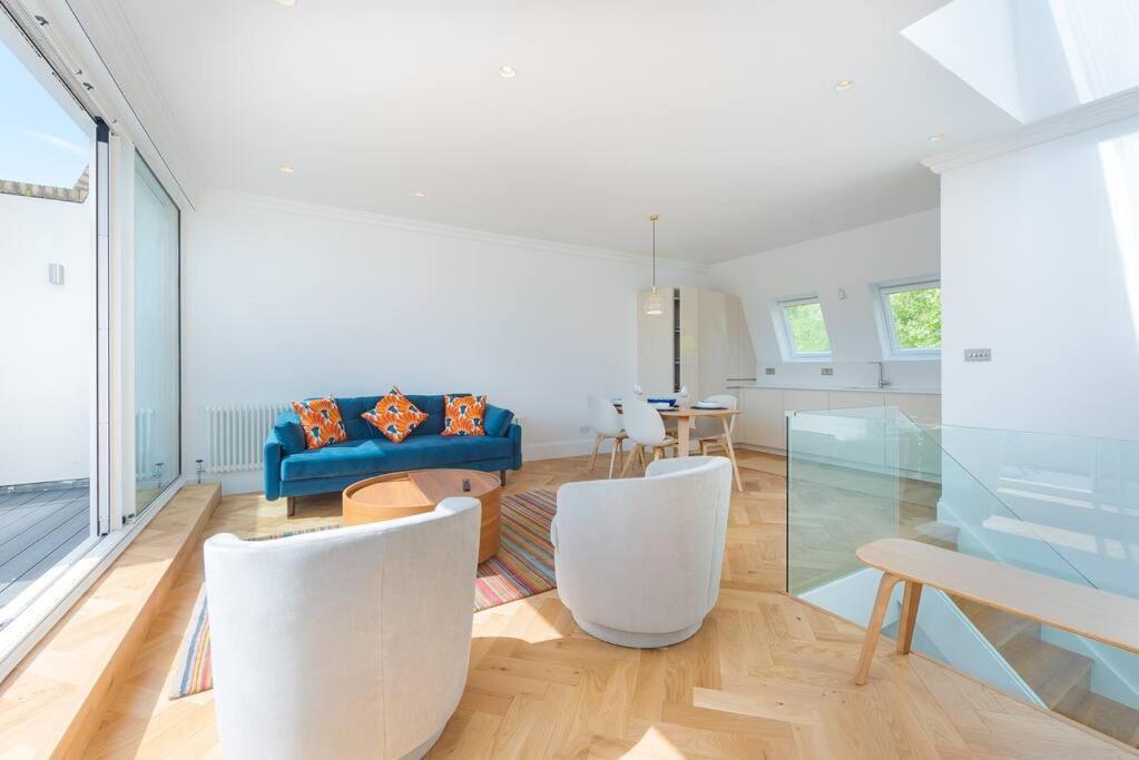 Stunning Two Bed Apartment Rh8 London Exterior photo